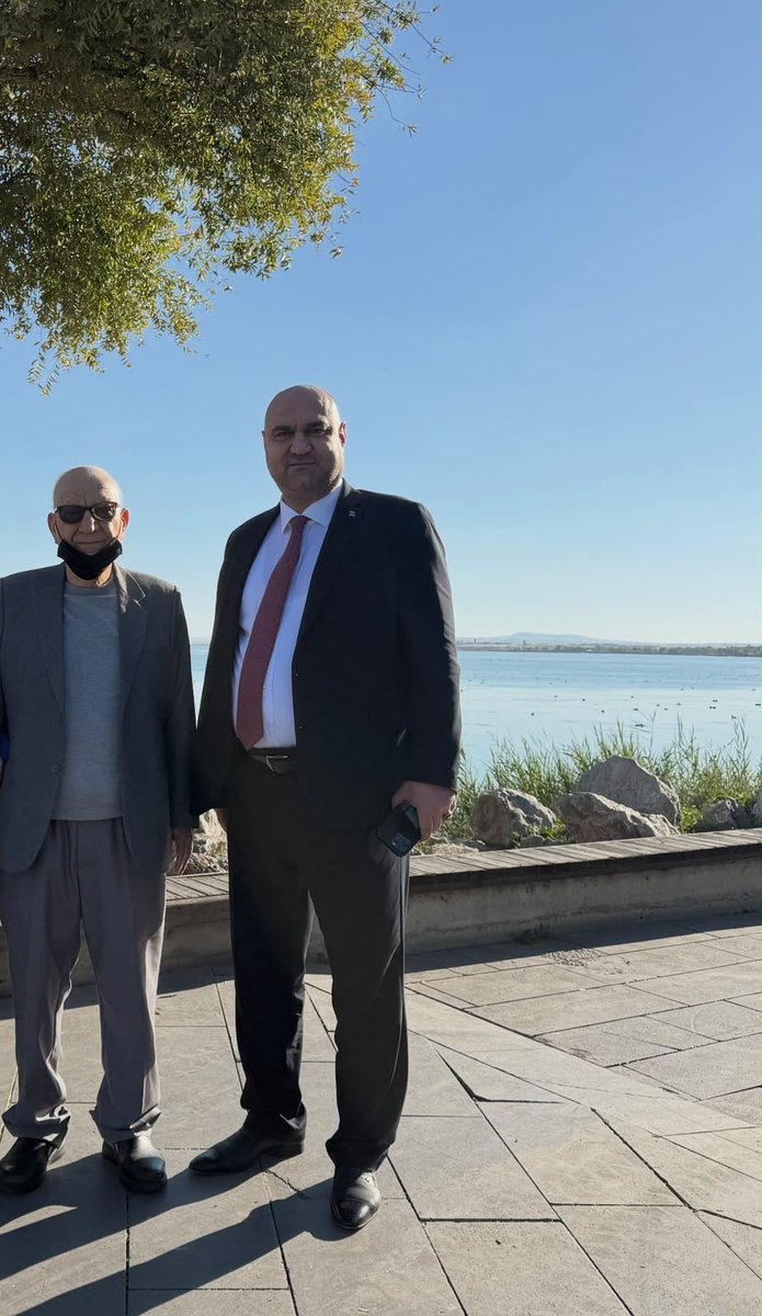 sefer_velid's tweet photo. Kerkük Valisi ve Irak Türkmen Cephesi Lideri Mehmet Seman Ağa'nın kıymetli babası,Türkmen Davası'nın öncü isimlerinden Seman Ağa'nın vefatını derin bir üzüntüyle öğrendim Merhuma Allah'tan rahmet ailesine ve Türkmen milletine başsağlığı diliyorum.Mekânı cennet olsun
@SemanAgaoglu https://t.co/EQE8oY052y