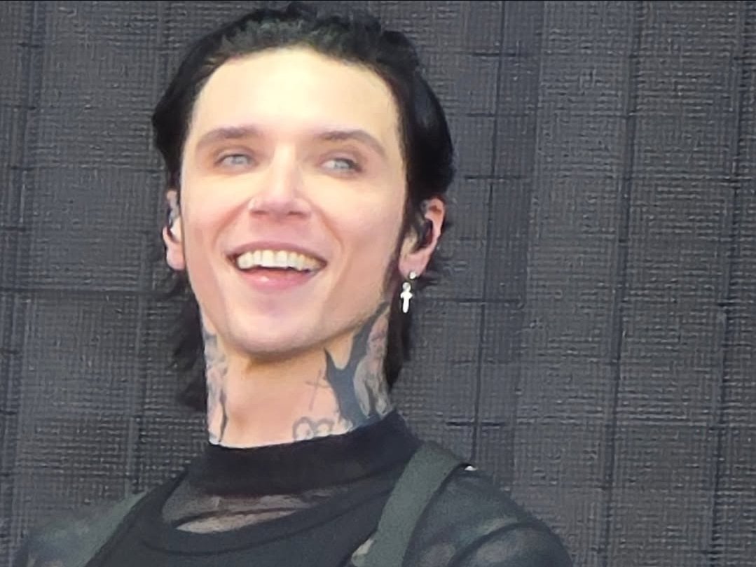 Sweeney_Bleeder's tweet photo. BLACK VEIL BRIDES 
DOWLOAD  FESTIVAL 

Credits: Michelle Arkwright

@blackveilbrides 
@GhostWhoHaunts https://t.co/94mk7MX4sY