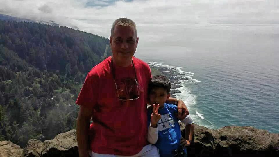 chicago196's tweet photo. @WindyCityWxMan My son &amp; I @ Cape Perpetua, Oregon. https://t.co/auVuGUgOX3