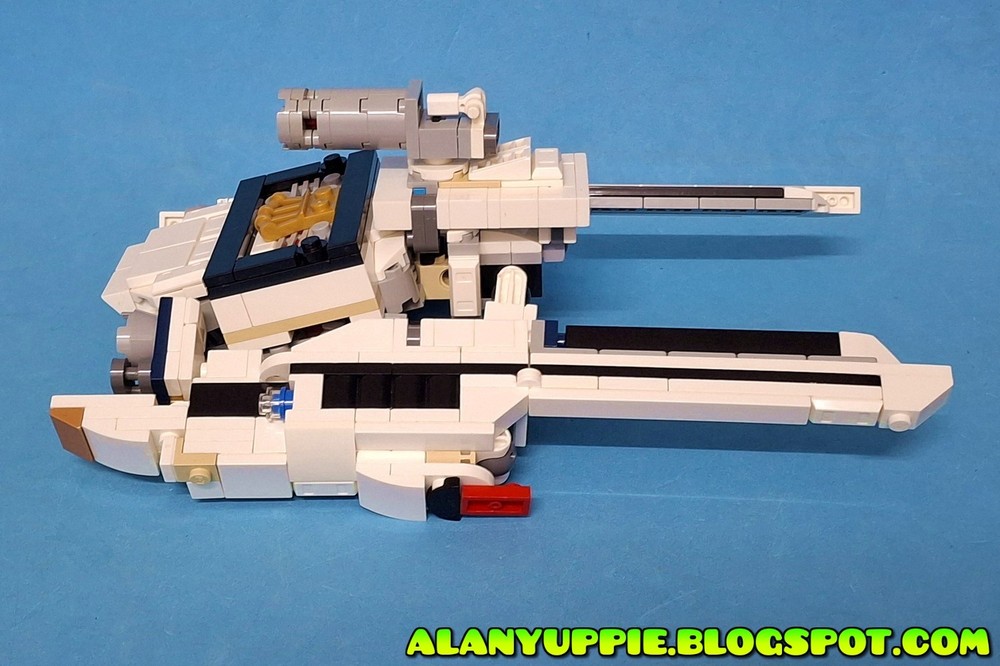 Rebrickable's tweet photo. Turn your Space Astronaut into the Transformers:One Soundwave using set 31152 by alanyuppie #MOC-265399 #lego #rebrickable #legomoc #alternatebuild https://t.co/wbbAz8kWiR