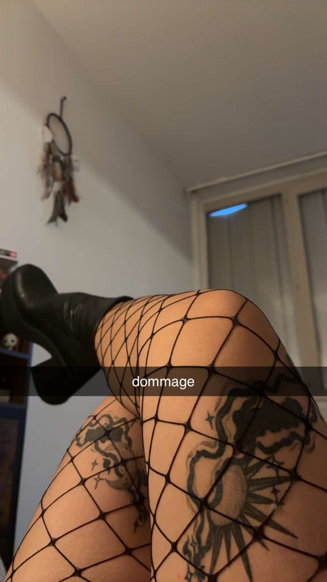 kiiittyy0101's tweet photo. Ajoute moi sur snap, paye moi à manger et je t'écrase comme une merde
snap: vania_jct
#soumis #fitdom #fetichiste #moneyslave https://t.co/FfSfsBME1D