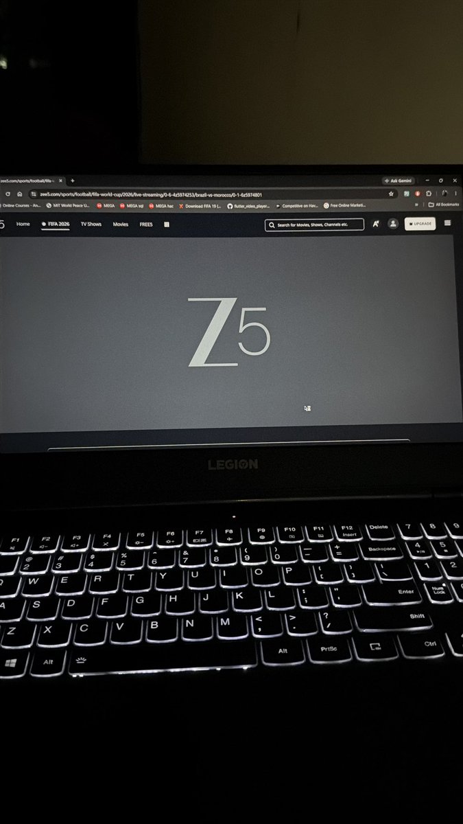 Piyush_157's tweet photo. @captaaq Crashed 
#zee5 has scammed us all https://t.co/dd22wyEwz3