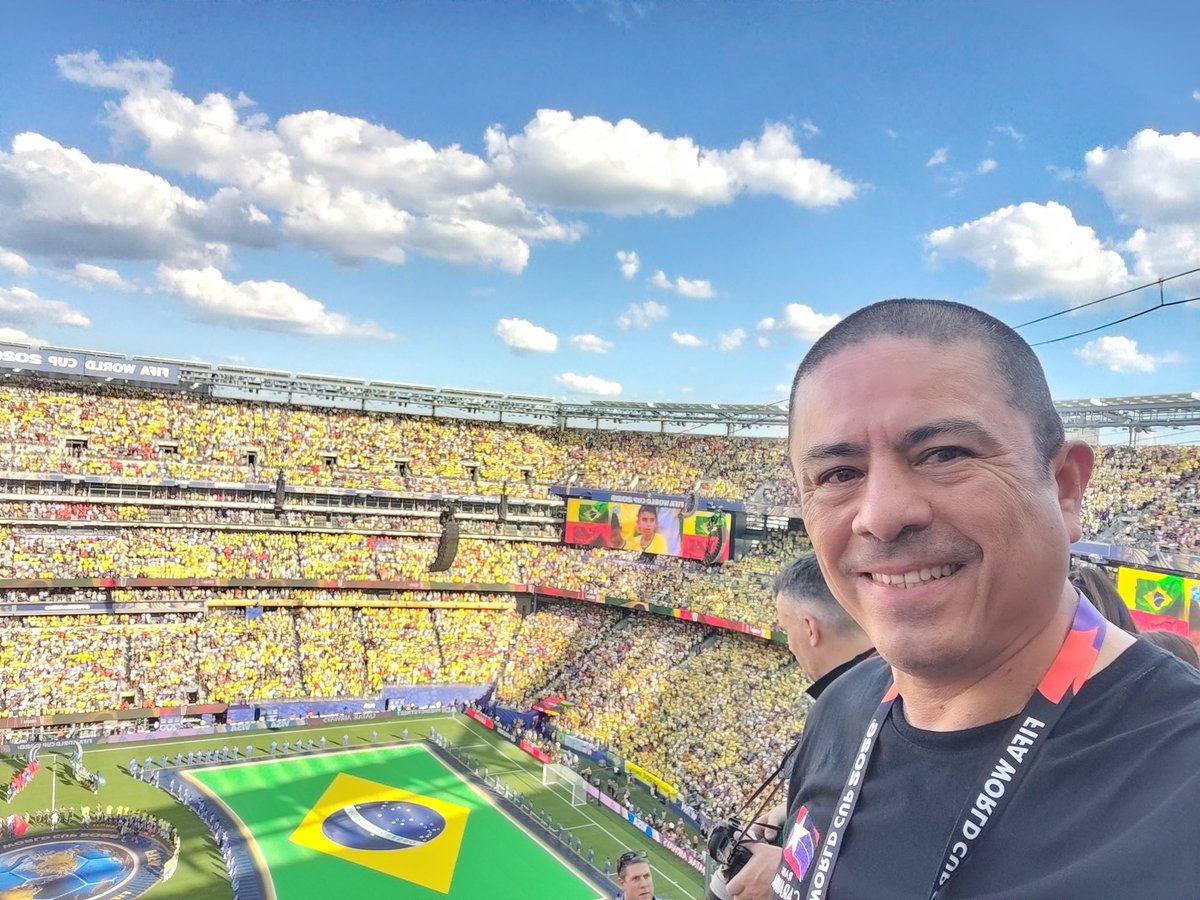 PatoCornejo's tweet photo. No hay nada igual como estar en el estadio. https://t.co/0i3UUL06It