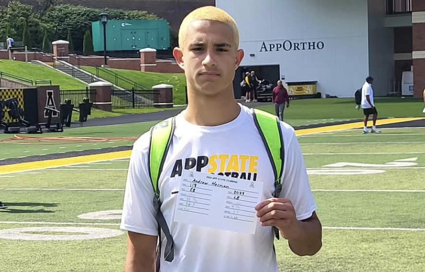 sixstarfootball's tweet photo. EVENT COVERAGE | Several Prospects Raise Their Recruiting Stock at App State

📍 Appalachian State Prospect Camp | Boone, NC
⚡Six Star Football takes a look at several prospects who raised profile
📖 Full recap + scouting reports now live!

STORY ▶️ https://t.co/elg1wnh4gM

@Football2068800 @Brooksbenton10 @td7cabrera @ElijahDavis2027 @NiranFord_77 @74_aidengalles @WillGoard10 @Ben_Jones57 @MicahAlsean @LiamM_CO2029 @Mason_Moon1224 @DerekSchmad28 @ShieldsHam23672 @drew_sigmon @Jordan2ingleton @_jamskyes_ @8TayWilliams @mccray_worley