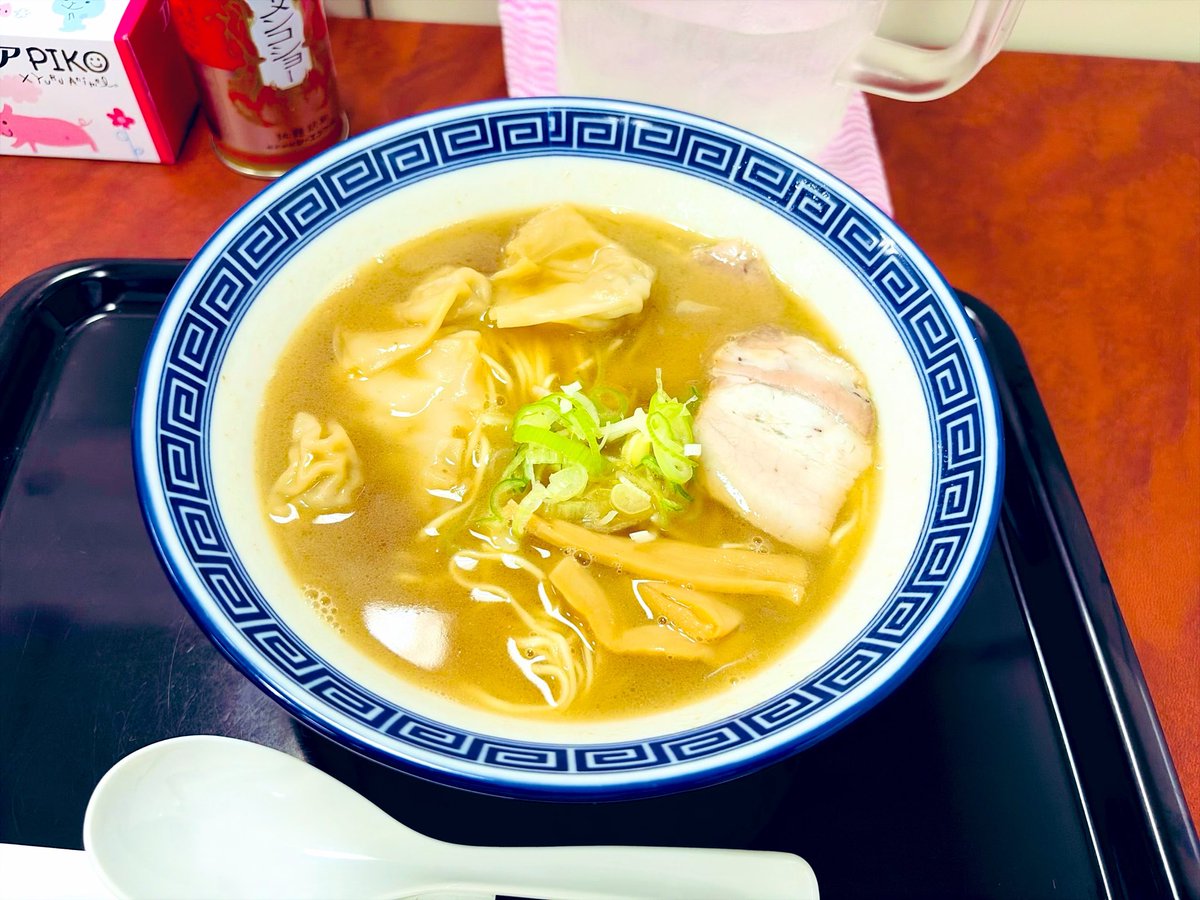 MR_llGarcons's tweet photo. 昭和50年創業の飛騨高山の高山ラーメン
京王百貨店

高山ラーメンはお初だわ☺️
最初は良くわからない味わいだな〜と
食べ進めると優しいスープの美味さが
段々と沁み広がって🤤
チャーシューうまッ☺️

一口ワンタンの餡も美味い

宮川中華そば 高山
京王限定ワンタン麺 https://t.co/nRaf2GzxOO