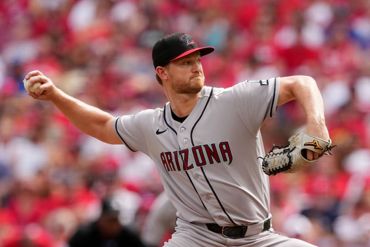 JustBB_Media's tweet photo. Michael Soroka in his last two starts combined:

14 IP
5 H
2 ER
2 BB
13 K

He's putting together a strong season with a 3.11 ERA in 14 starts! https://t.co/Tgdu3k7a9a