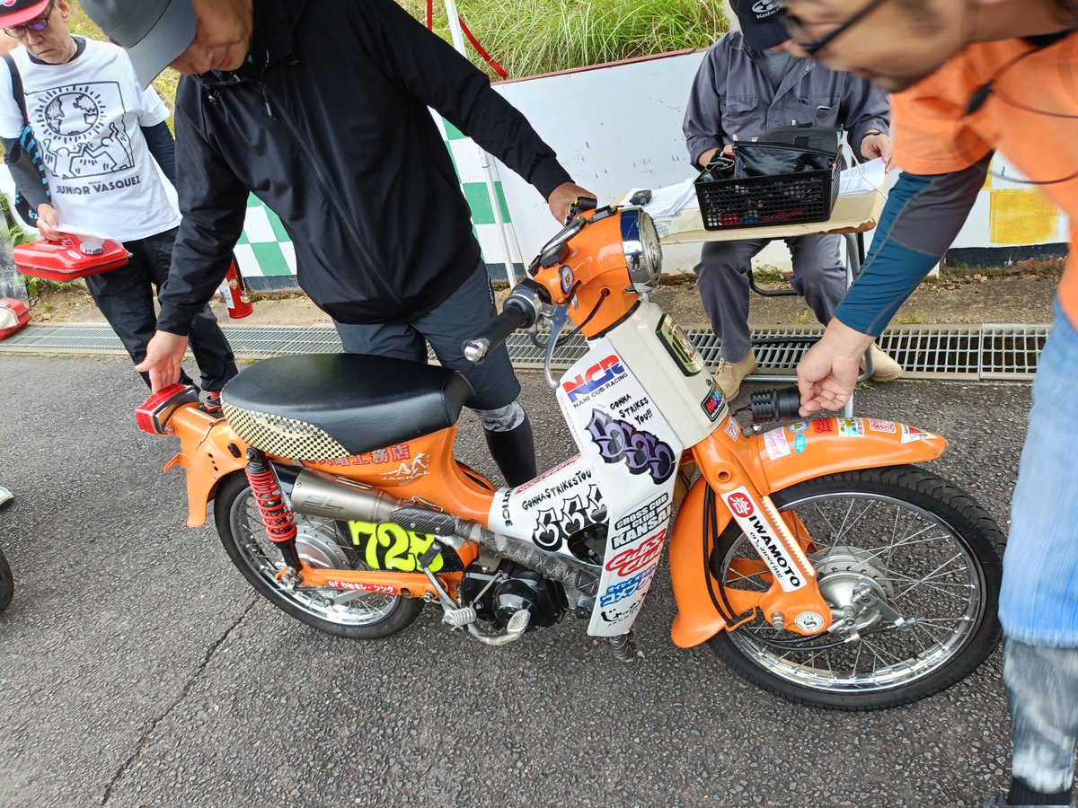 Shou0_08's tweet photo. おはよーございかぶ
本日はカフェインなにわファミリーでシャッフルチーム2台体制！
車検おねがいしまーす。
朝は涼しい～✨ https://t.co/t2Dczg3i7j