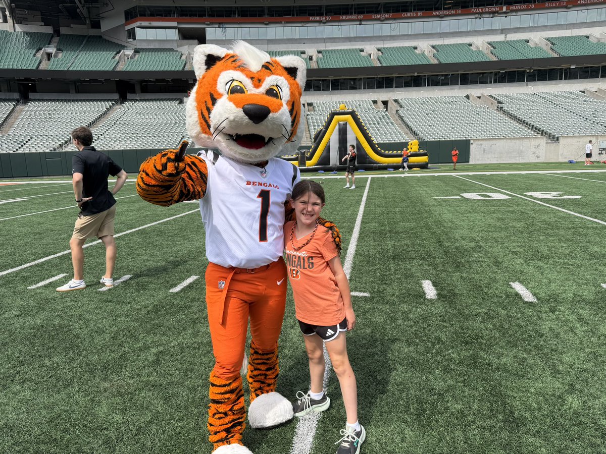 buckeyeflyer17's tweet photo. Thanks @Bengals we had a great time at the streak access!!!!
#RuleTheJungle https://t.co/uzFWhtnHYA