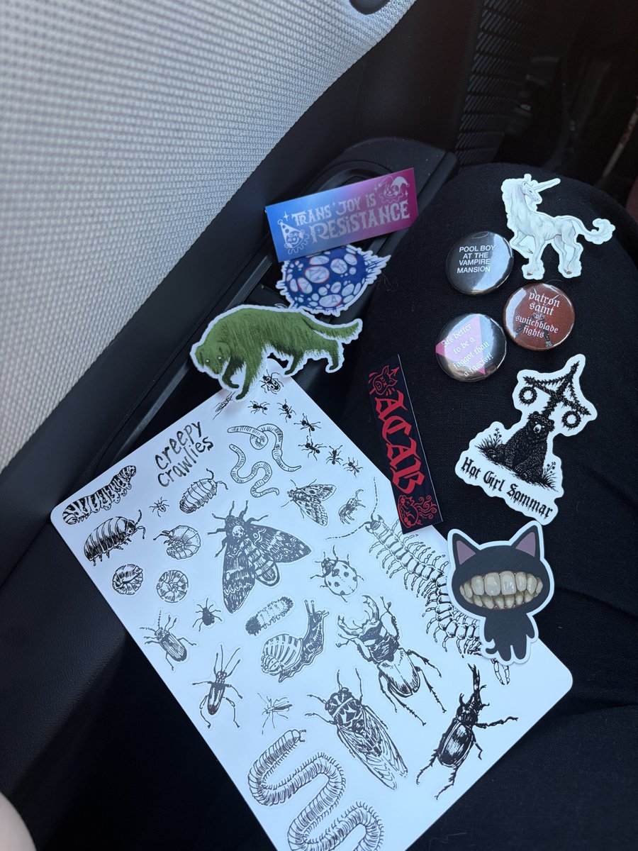 fromthecryptid's tweet photo. i love markets i love markets Browse My Haul, Boy.. https://t.co/pm1dOS4SGO