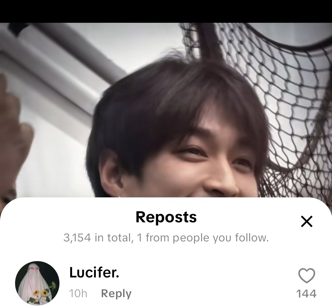 Yellow_sticker's tweet photo. Meen reposted this old video from 2 months ago. The video where Krating stayed to watch Meen (although he had filming), kept shouting Meen's name, but in the end Meen didn't play at all. 😆😆
#tingmeen https://t.co/k74PO9CxlS