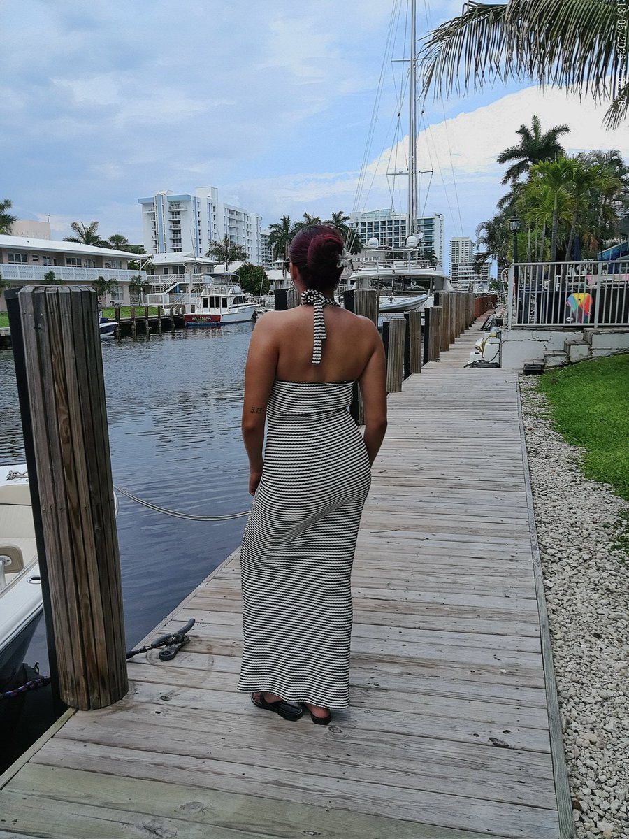 toriirodd's tweet photo. ￼from florida with love https://t.co/9ngqOLV7d2