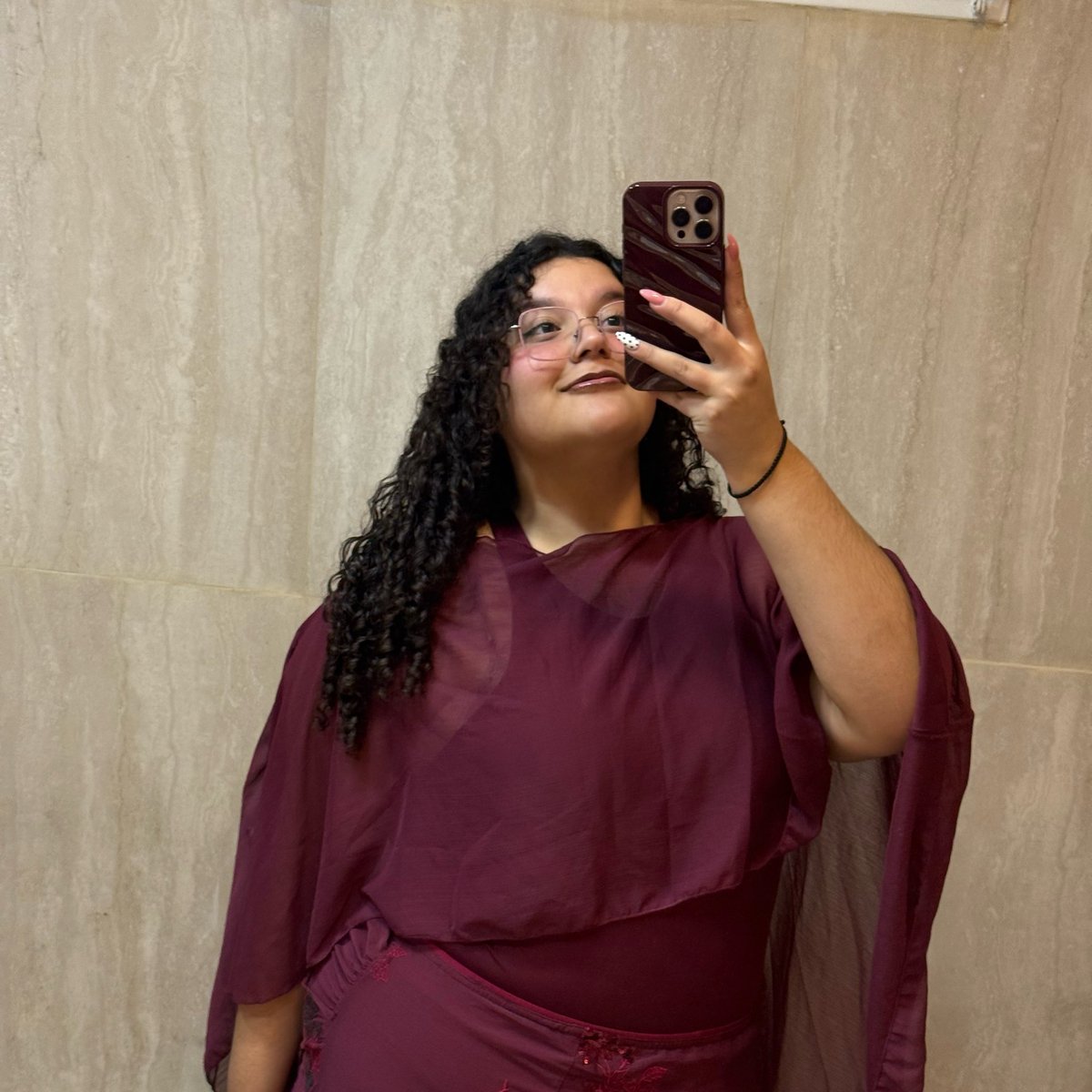iaraaniicolee's tweet photo. holaa soy iara (🇦🇷) sigo a los chicos desde 2020, re triste ya se, nunca fui a verlos, mi álbum por siempre va a ser midnight memories y mis canciones son I want to write you song, little black dress y does he know? 💋
#integraciondirectioner
@perfectnwl @lnlyinchicago https://t.co/uHJNHkYia5