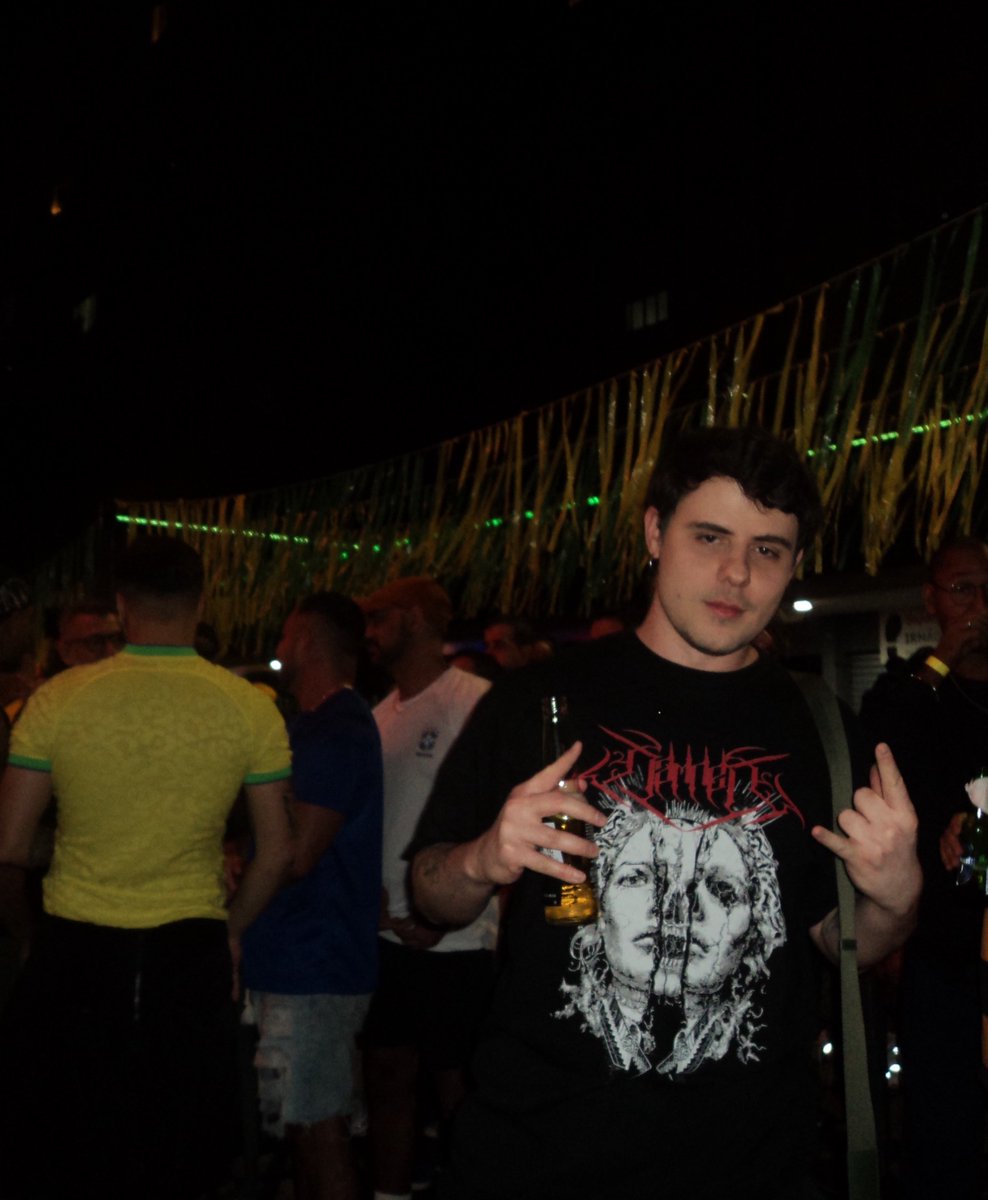 ritsuppy's tweet photo. Damnadinhos (fãs da banda DAMNED) pelo Brasil! 🪲🇧🇷🪲

ブラジル応援隊一音ブラザース w/ @silas_wing https://t.co/n3YlVBLqy6