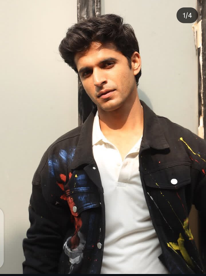 MalaikaA36810's tweet photo. Happy Birthday Ayush! 🤗🩷
Tum Ho To Humare Hi , Jug Jug Jeeyo... #tujulietjattdi #AyushSharma https://t.co/3sOTowRjmP