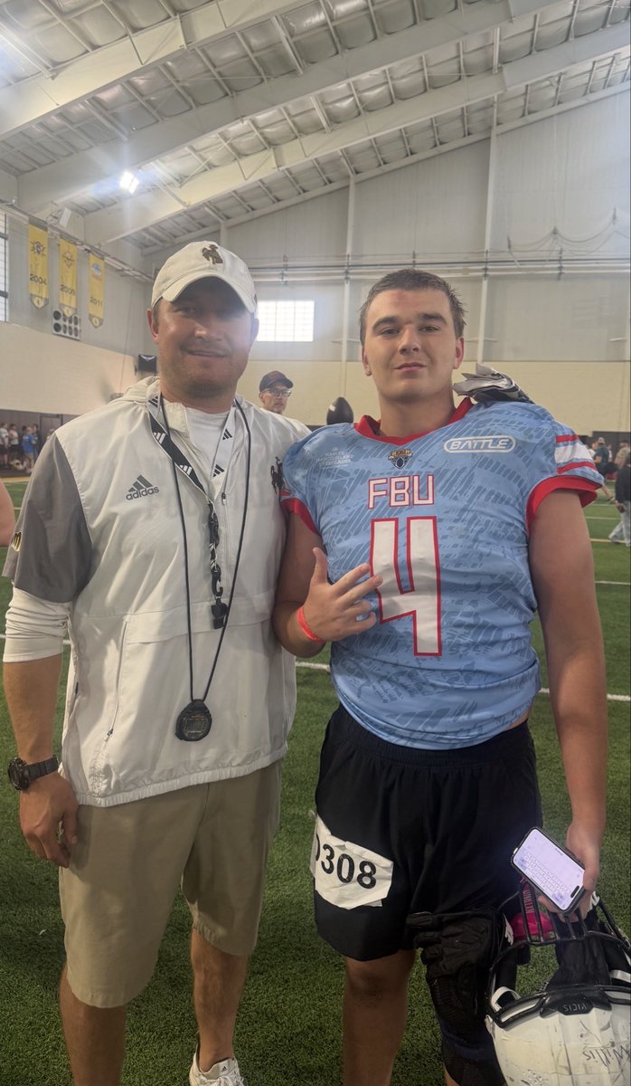 BrenWillis_KTX's tweet photo. Had a great experience at the University of Wyoming camp. Thank you @CoachBHen @JasonHandy47 for the work. @pushthepocket @CoachA_Moe @JHSWarriors_FB #defense https://t.co/oJWVyFOq5A