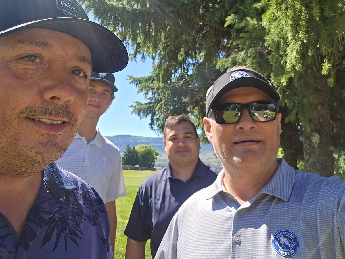 WHLwild_'s tweet photo. Staying in the swing of things at the Eddie Bromiley Memorial golf tournament, at the Highlander in East Wenatchee ⛳️
📸 (L-R) @WenWildAcademy coach Jordan McTaggart, @pepsi Weinstein Beverage's Jason Throneberry, GM Bliss Littler, Cade Littler
#PowerOfThePack https://t.co/ssKhlBld8D