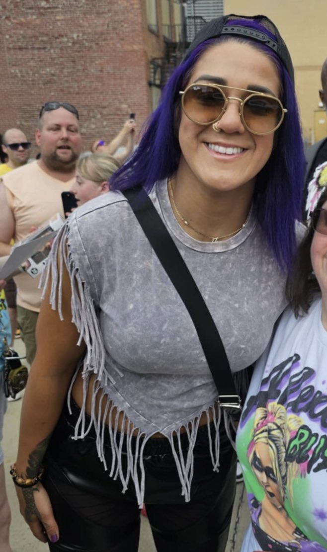Bayley_Defender's tweet photo. She is so beautiful 
Show your ugly face now https://t.co/ANlbKiUStO