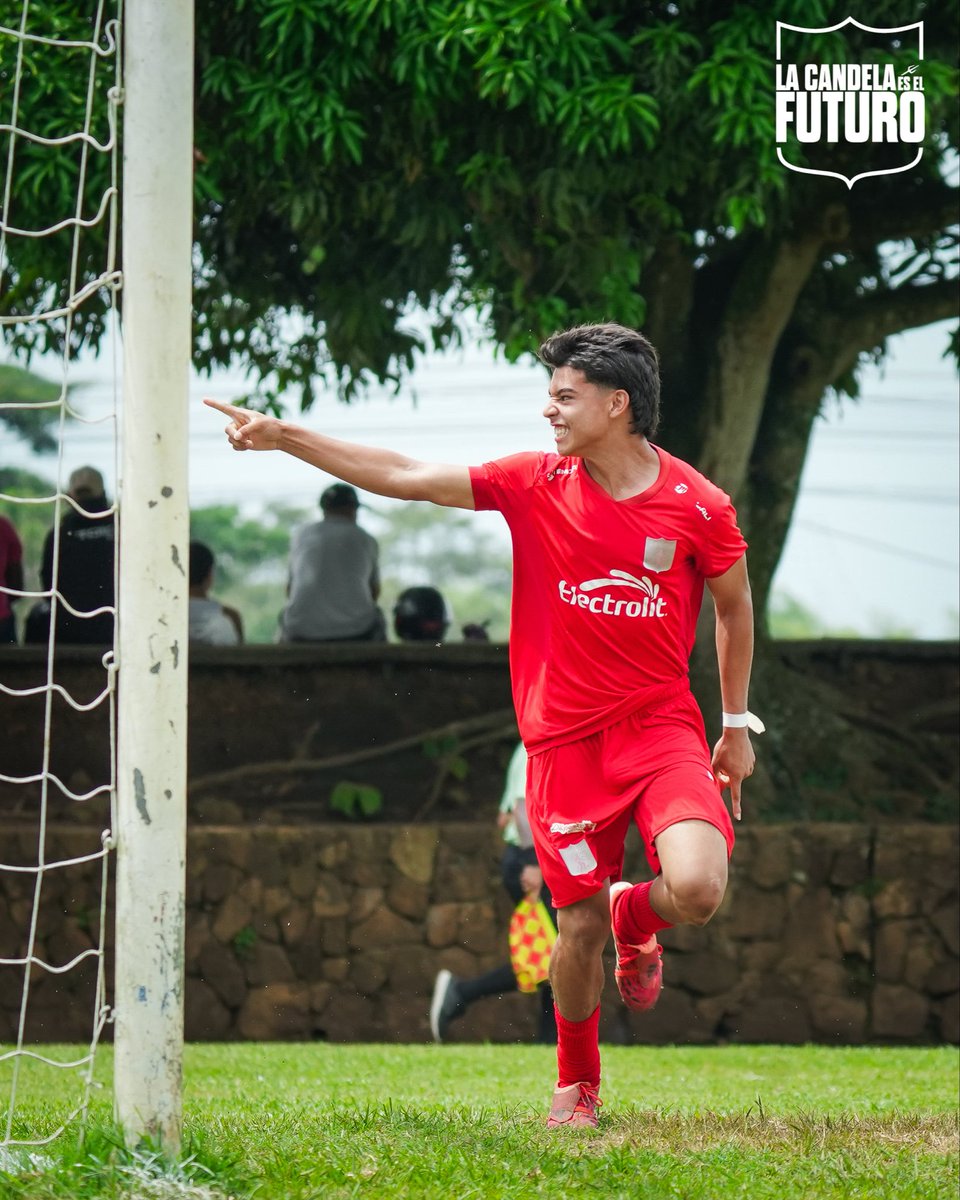 AmericadeCaliCF's tweet photo. En la fecha 2 del Torneo Nacional Sub-17B, la Categoría Sub-16 empató 1-1 frente a Dinastía Chara. Samuel Salas fue el autor del gol. 🇦🇹⚽️ https://t.co/z7dPv3C1YP