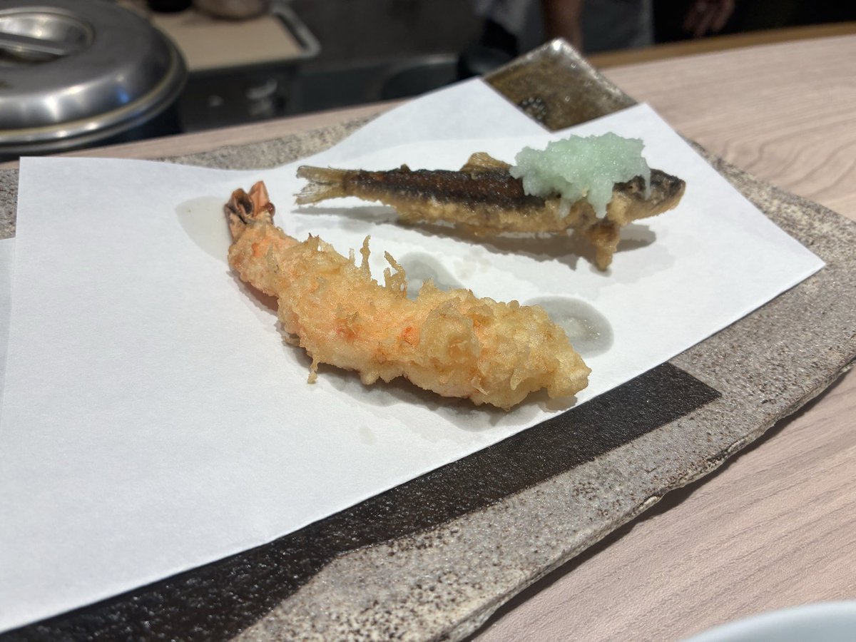 tomw_JP's tweet photo. そういえばこの前行った天麩羅屋さんの稚鮎が最高過ぎたのでまたいきとうござる。 https://t.co/JJRF0NN4w0