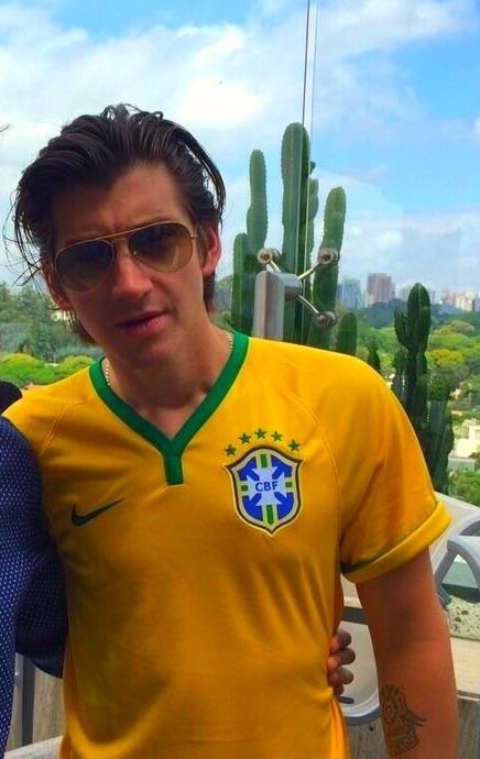 arcticmolnkeys's tweet photo. BRASIL SIL SIL SIL SIL https://t.co/O04qAM03yb