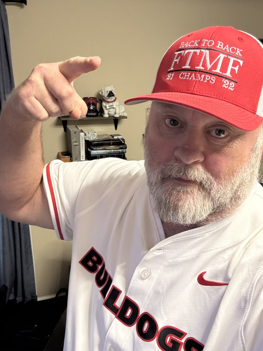 BravesNinja3's tweet photo. #FTMF #GoDawgs!!!! https://t.co/ANWNsyZVC9