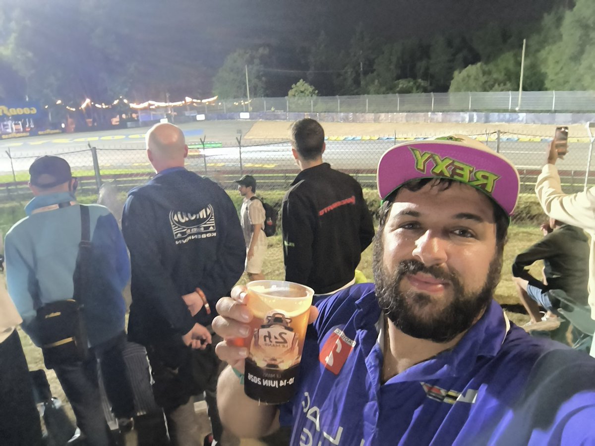 Pope_clarckson's tweet photo. Desde la curva arnage con cervecita en mano escuchando #nochecanalla @SantiAyabean @igor_zamorano https://t.co/VqREod3eeO