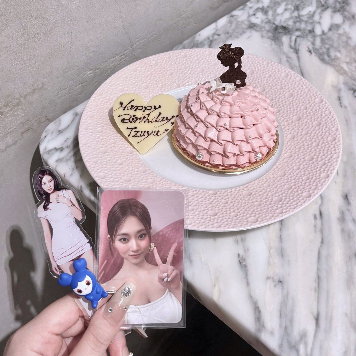 _dtzs2's tweet photo. 𝑯𝒂𝒑𝒑𝒚 𝑩𝒊𝒓𝒕𝒉𝒅𝒂𝒚 𝑻𝒛𝒖𝒚𝒖 ⟡.·

わたしのプリンセス૮ˊo̴̶̷̤ ̫ o̴̶̷̤ˋ ა♡

 #ツウィ #Tzuyu #쯔위  
#나비처럼_피어날_쯔위에게
#WelcometoTzutopia https://t.co/ikmoRGfxCD