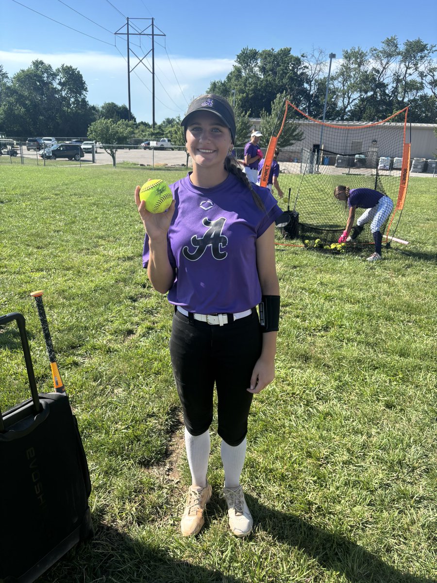 AcesMeirowsky's tweet photo. @AcesMeirowsky won both bracket games today at @TEAM 1 ELITE! Grace Hargrove #1 and Savannah Gering #21 added to their home run ball collection! Back at Gum Springs Park at 8am. @hardyhar10 @savannahgering @geringmorgan @RyanGering @PG_Softball @SoftbalAmerica @PrepSoftball https://t.co/qIhYo82nzc