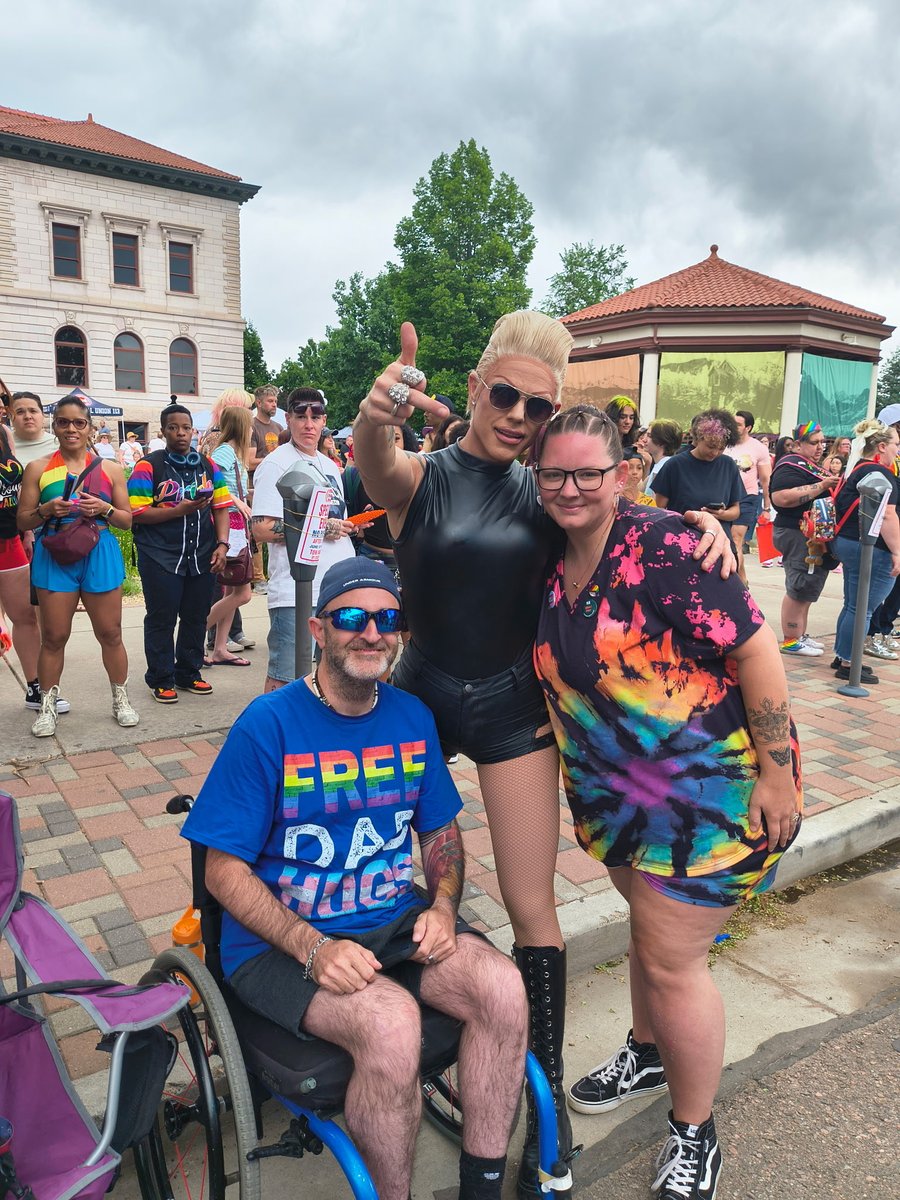 COChrisSweeney's tweet photo. @morganmcmichael thank you!  You made my weekend. You made some lifelong memories. Thank you!  #slayqueen https://t.co/8LLCsmCe69