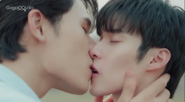 ArletVeras's tweet photo. un alpha y un omega que las feromonas y el amor  volvieron a unir 🥹💐🦋  #หลงกลิ่นเกสรFinalEP #PearlPeak #FlowerBoyTH https://t.co/HIvDCbytyU