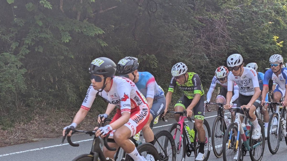 veloce2017's tweet photo. 140kmもスタートしています。
石井、松木、藤田、岡本が出走しています。
頑張れ！ https://t.co/Pq3iMllnr5