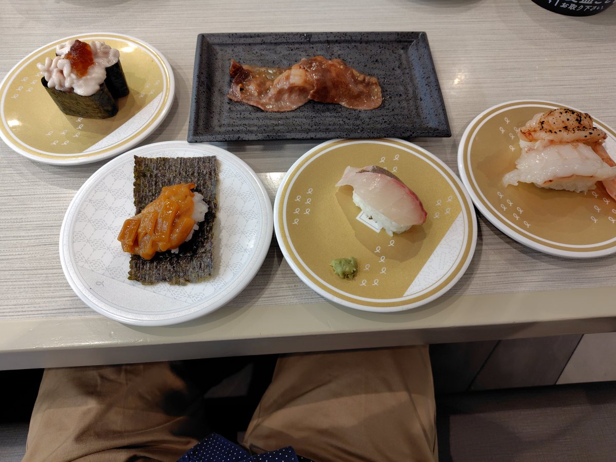 mb008339's tweet photo. 先日配当金💶が入りましたのではま寿司へ😄
生・蒸しのシラス𓆛や白子
ウニ🐚や海老🦐も美味しくいただきました🤩
2種類のチーズの茶碗蒸し
不思議な味でした😅
白桃のパフェ🍑やブルーベリーのチーズケーキ🍰など
スイーツも楽しんできました💕
#はま寿司 https://t.co/H0gJy11Q06