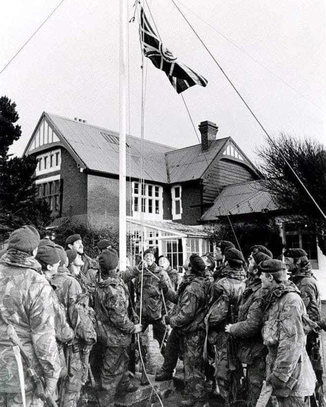 DeanoBacherro's tweet photo. Liberation day. When we were a proud nation with strong leadership ๐ฌ๐ง
#Liberationday #Falklands #comeandhaveagoifyouthinkyourehardenough https://t.co/Ab8VmNusOT