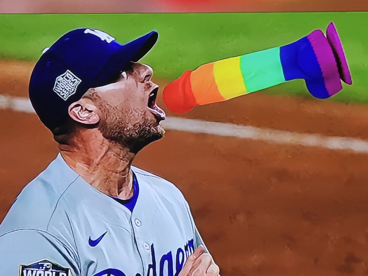 boat747's tweet photo. @49BlakeTreinen This was Blake on Rainbow dick night https://t.co/kAr6bdGhOv