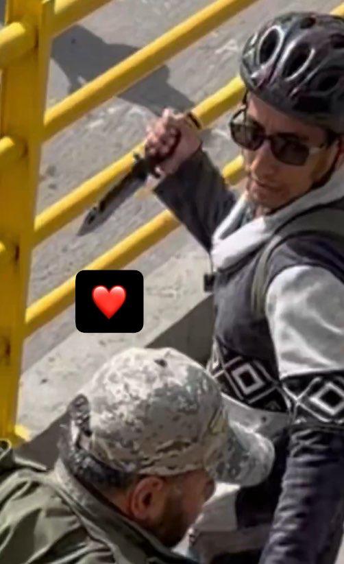 DanielSanin's tweet photo. Se la juegan por la vida, son los del amor….🧡 https://t.co/lfPlovxoUA