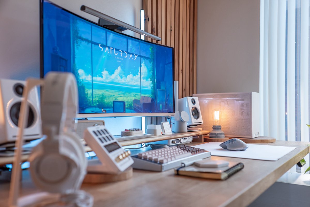 naoyu_301's tweet photo. やっぱり窓際は明るくて気持ちがいいね🌿
#desksetup
#あなたのデスクのSTORIA https://t.co/s2pLZBeSmc