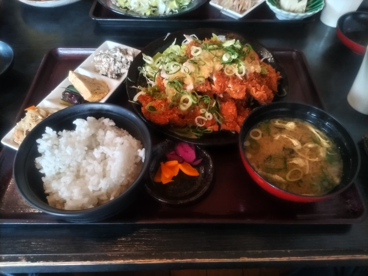 dabako650's tweet photo. 昨日は久しぶりにマスツーして、がっつり和風チキンカツ定食食べて、どっさりホイップクレープたべて、たっぷり200キロ走ったけど、すっかりバイクの写真撮るの忘れてたわ。 https://t.co/S24wecyMIo
