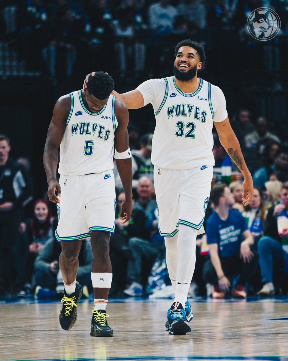 maplewedgie's tweet photo. brothers forever 💙💚 https://t.co/OFLObad1r8