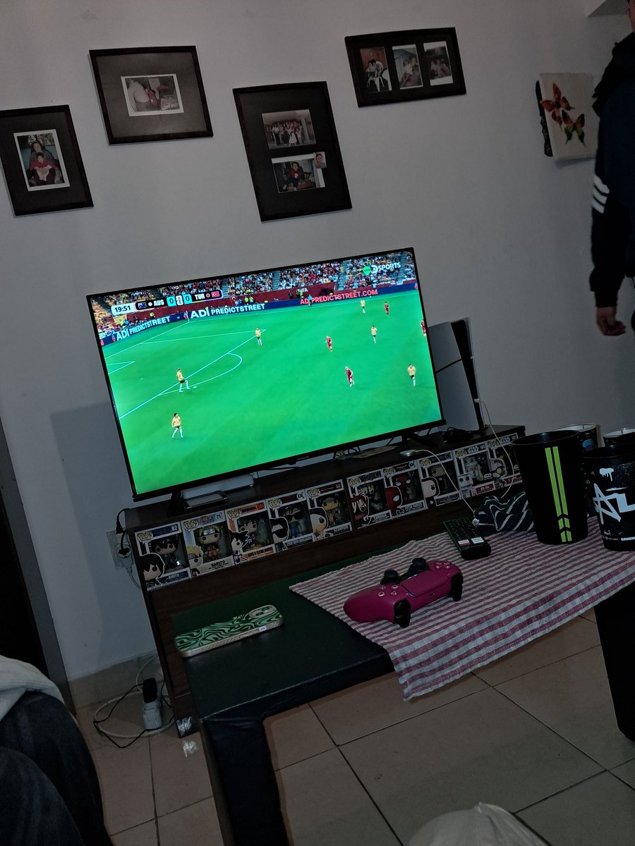 GerrardismoYNWA's tweet photo. "Me voy a ver solo los partidos importantes"

Los pibes a la 1:30 de la mañana https://t.co/iNhbrHZcgU