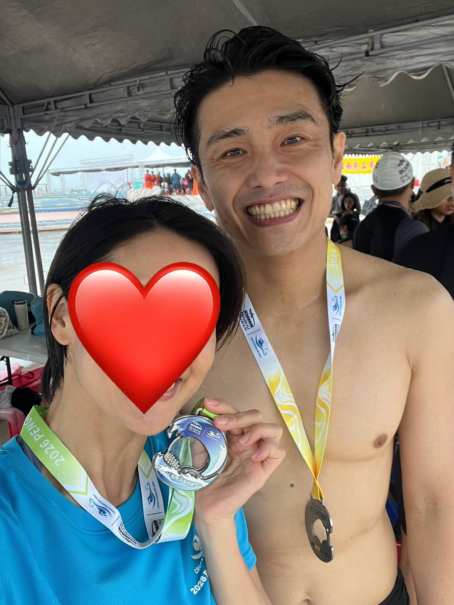 kodo_32's tweet photo. 5km、親子500m、無事完泳🔥

500m海デビューの二人はもちろん、一緒について泳いだ妻、偉かった

海怖い怖い言ってた息子たちが自信つけてくれて本当に良かったよ〜

オヤジは45-49 3位(総合11位)でしたよ、ドヤ😁　3位には世界選があるらしいが…どこでやるのかもしらん…🤭 https://t.co/9K2sLYn2ga