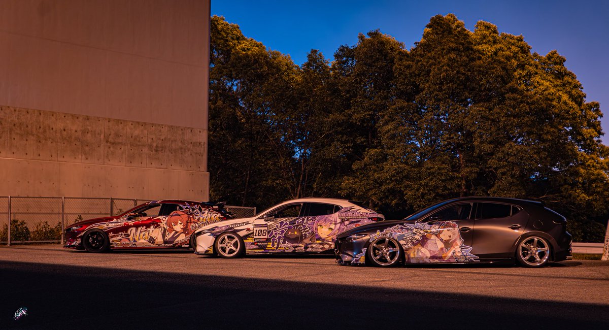 NabeimPact's tweet photo. 昨日の夜マツダ3痛車で集まった時の
遅くまでおつかれした！

トリトンでのライトなし撮影はこれが限界でしたわ、、🙏 https://t.co/J4NPkXpZb4
