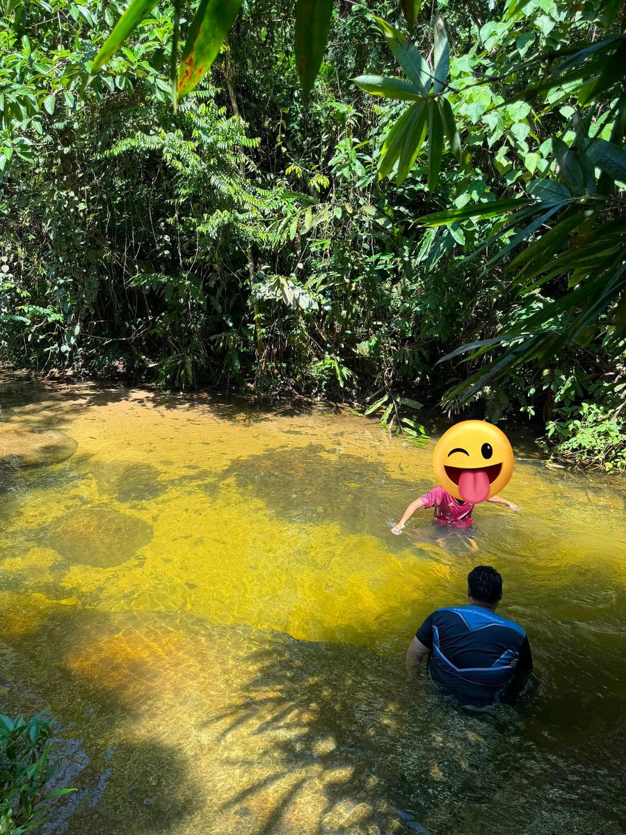 dracule_97's tweet photo. Santai² mandi sungai https://t.co/i3FM3D6pKT