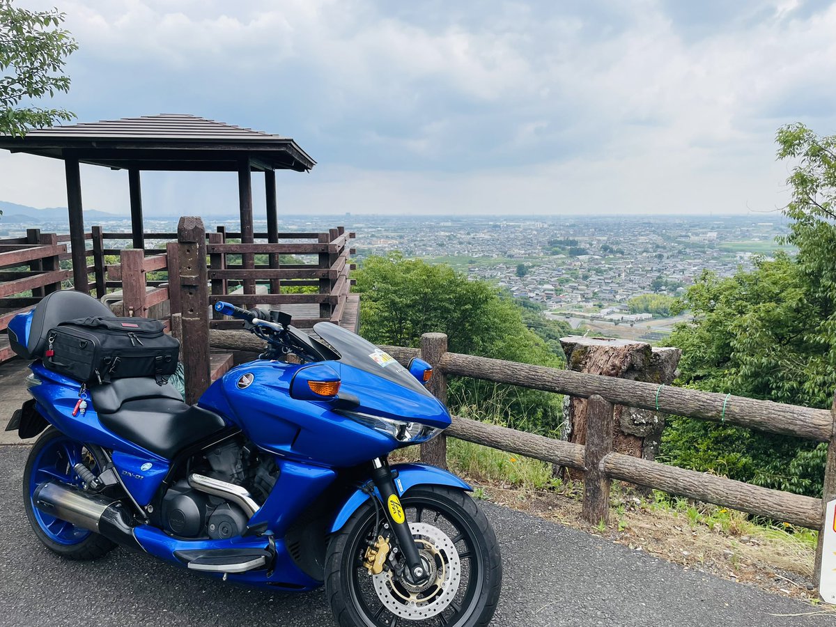 black_mage_mk's tweet photo. #バイクツーリング
岐阜県 大谷スカイライン野村山展望台⛰️

天気曇りですが、良き景色でした(´ω｀) https://t.co/t4KaDQVrjD