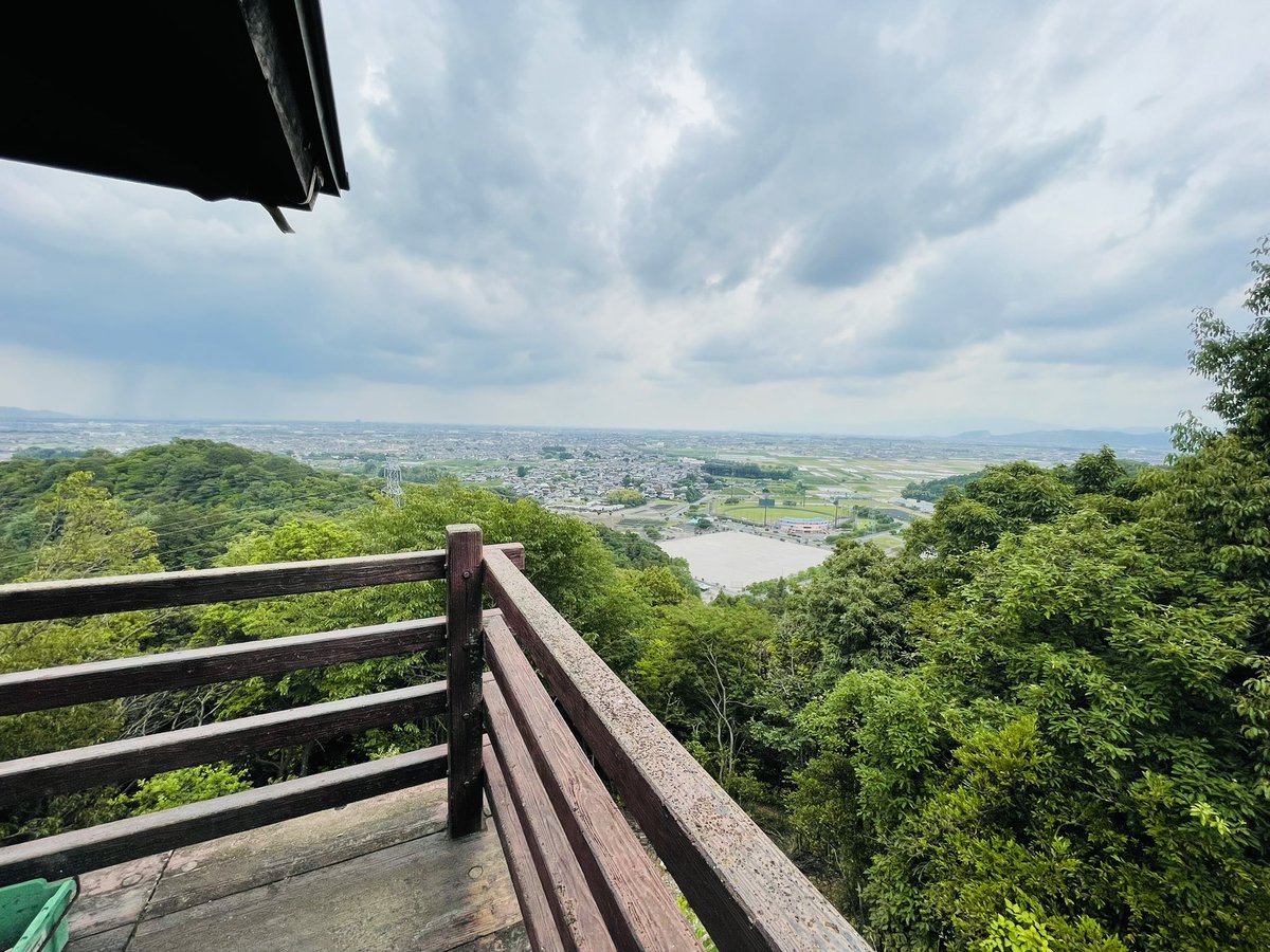 black_mage_mk's tweet photo. #バイクツーリング
岐阜県 大谷スカイライン野村山展望台⛰️

天気曇りですが、良き景色でした(´ω｀) https://t.co/t4KaDQVrjD