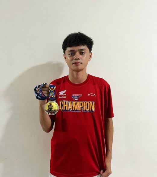 BoNetijen's tweet photo. Mungkin karena faktor historikal ini, Reno Salampessy termasuk dalam skuad SMA YPPK Teruna Bakti Jayapura kala menjadi juara DBL Papua 2022-2023. 

kabarnya untuk negosiasi pihak DBL yang turun.. 

Via @BaadilaOscar https://t.co/WkD9iK2oaq