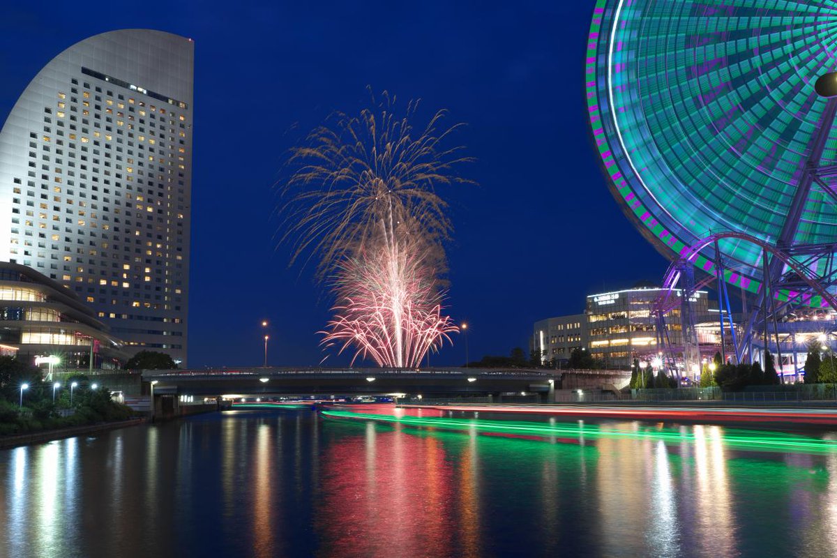 dsokina's tweet photo. 2026年6月13日（土） 横浜ナイトフラワーズ
ちょっと離れて慣れないことをやってみた。
動画は全ノーカット5分6秒を2.2倍速早見！
#神奈川県横浜市
#新港ふ頭#花火
#横浜山田の花火 https://t.co/SMg8baElr3