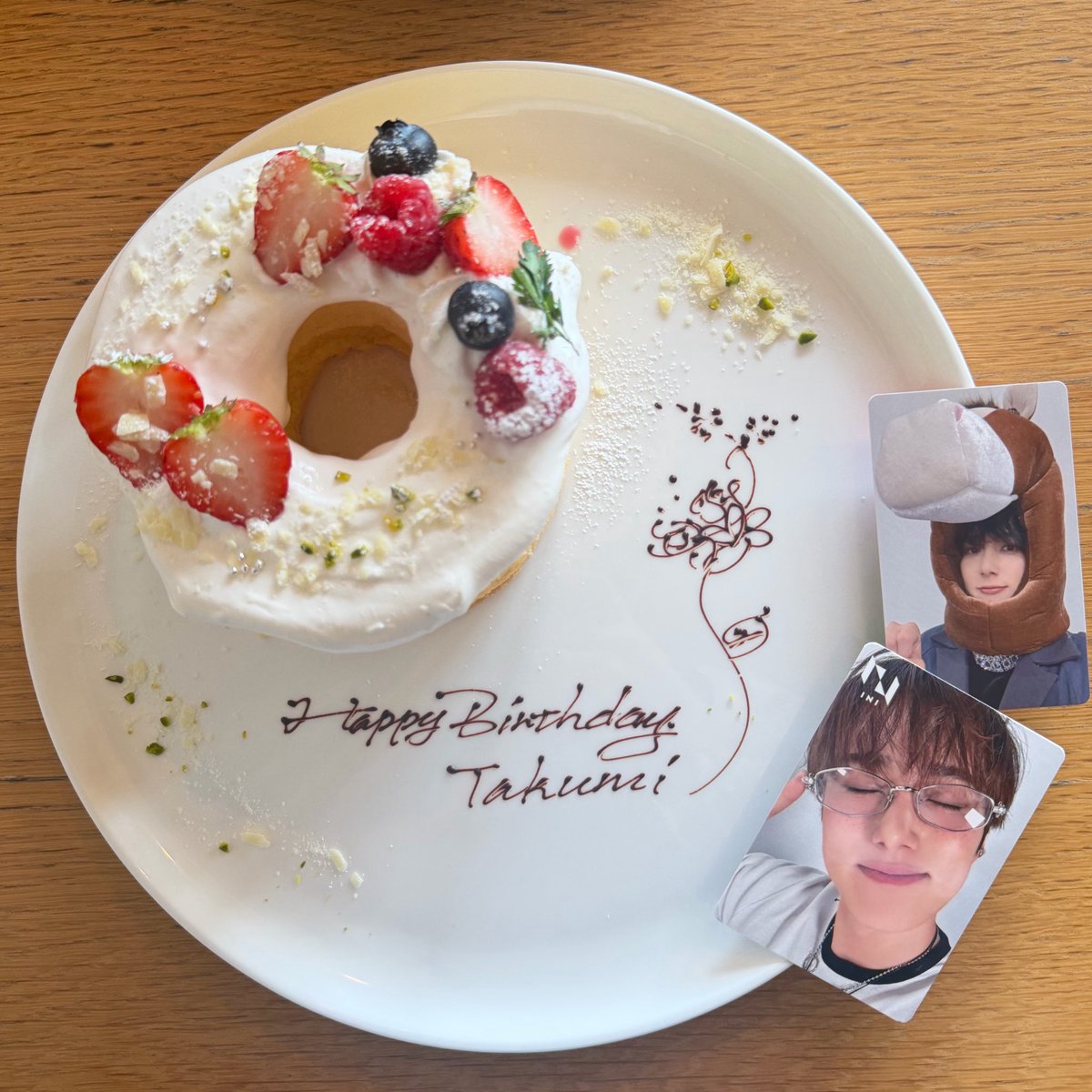 _0098tt's tweet photo. happy taku day🎀👶🏻🎶🐰🐰💭✨ https://t.co/YltVv350p6