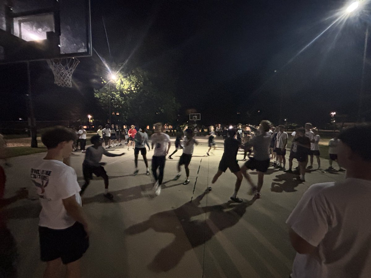 SuperHoopsCamp's tweet photo. Ball doesn’t stop just because the gym is closed 😤 Super Hoops campers take on some @iwuhoops players! 🔴⚪️ https://t.co/SWDCh2iMfD