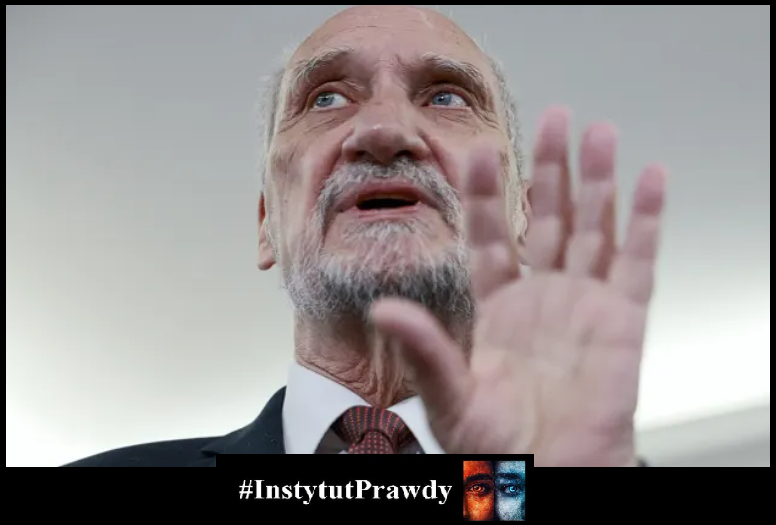 InstytutPrawdy's tweet photo. Dlaczego Antoni Macierewicz nie wezwał NATO do artykułu 5 ws. Zamachu w Smoleńsku? 

Antoni Macierewicz od lat sprzedaje Polakom jedno z najbardziej dramatycznych kłamstw narracji w polskiej polityce: 10 kwietnia 2010 roku w Smoleńsku nie doszło do katastrofy lotniczej, lecz do zamachu. Zamachu zaplanowanego i wykonanego na polecenie Władimira Putina. Eksplozje, ingerencja rosyjska, „ludobójstwo smoleńskie” - to jego mantra, powtarzana w raportach podkomisji, wywiadach i wystąpieniach publicznych.

Jeśli Macierewicz naprawdę wierzy w to, co mówi, a jako wieloletni minister obrony narodowej, poseł i wiceprezes PiS powinien, to jego milczenie w sprawie artykułu 5 Traktatu Północnoatlantyckiego jest nie tylko politycznym skandalem. Jest aktem zdrady interesu narodowego.

Artykuł 5 mówi jasno: Atak zbrojny na jedno państwo członkowskie NATO jest traktowany jako atak na wszystkie. To rdzeń Sojuszu. Gdyby rosyjski reżim dokonał zamachu na polskiego prezydenta, premiera, naczelnego dowódcę sił zbrojnych i elitę państwa, to byłby to akt wypowiedzenia wojny, i de facto akt agresji na suwerenne państwo NATO. W takiej sytuacji obowiązkiem polskiego rządu, a szczególnie ministra obrony, byłoby natychmiastowe zwołanie Rady Północnoatlantyckiej i uruchomienie mechanizmu zbiorowej obrony.

Gdzie było to wezwanie w latach 2015–2023, gdy Macierewicz miał realną władzę? Gdzie jest dziś, gdy nadal krzyczy o „zamachu Putina”? Dlaczego Polska nie postawiła sprawy na forum NATO? Dlaczego nie zażądała solidarności sojuszników, sankcji, wsparcia militarnego, rozpoznania strategicznego? 

Macierewicz buduje mit zamachu, by demonizować przeciwników politycznych, Tuska, Platformę Obywatelską, mobilizować elektorat i uzasadniać miliardowe wydatki na podkomisję smoleńską. Ale gdy przychodzi co do czego, gdy trzeba byłoby realnie skonfrontować się z Rosją na arenie międzynarodowej i ryzykować eskalacją, temat znika.

To klasyczna taktyka PiS, krzyczeć o zdradzie i zamachu w kraju, a na zewnątrz udawać, że nic się nie stało. Bo gdyby naprawdę wierzył w rosyjski zamach, to jego największym sojusznikiem powinno być NATO – a nie narracja dzieląca Polaków.

Panie Macierewicz, Polacy zasługują na odpowiedź:
Dlaczego nie zawiadomił Pan NATO w trybie artykułu 5?
Dlaczego przez osiem lat rządów PiS Polska nie postawiła tej sprawy na Radzie Północnoatlantyckiej? Czy bał się Pan, że sojusznicy roześmieją się Panu w twarz?
Czy może wie Pan, że to tylko polityczny teatr?

Autor: @BeataKSU 

#InstytutPrawdy