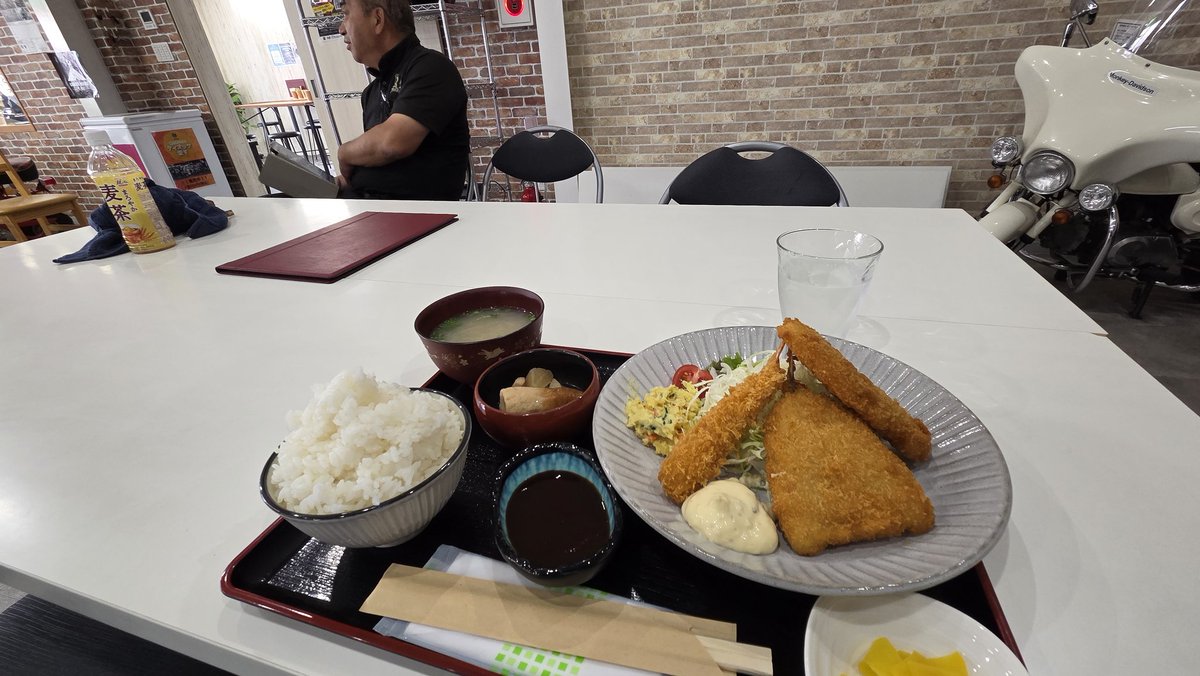 FORESTjjj's tweet photo. 隠密おﾗﾝﾁお昼ごはんはｴﾝｼﾞｮｲ大社でﾐｯｸｽﾌﾗｲ定食(ご飯大盛)をいただきました！たいへん美味しかったｴﾝｼﾞｮｲです🤤🤤🤤🤤🤤
#ｴﾝｼﾞｮｲ神社
#ｴﾝｼﾞｮｲ大社
#ﾍﾞｽﾄｵｰﾄ2号館
#ｶﾌｪﾗﾋﾞｯﾄ https://t.co/lcuv31MoNV